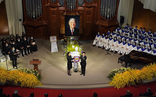 李登輝追思會玉山意象  金牌選手操刀花藝設計