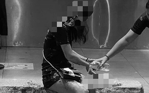 「你的屎真的臭⋯⋯ 」 信義區遭潑糞女子崩潰：洗了五次頭髮還有味道