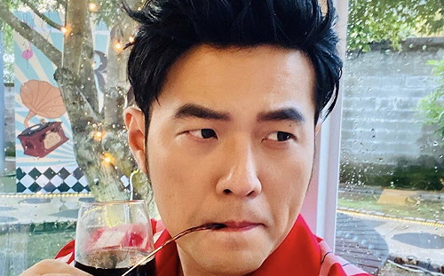 (影)周杰倫深夜彈琴吵鄰居？5字霸氣回應