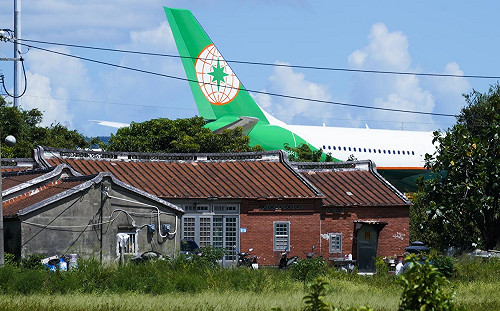 良影一二》桃園航空城第三跑道預定地 廣告物鋪天蓋地 土地買賣成全民運動