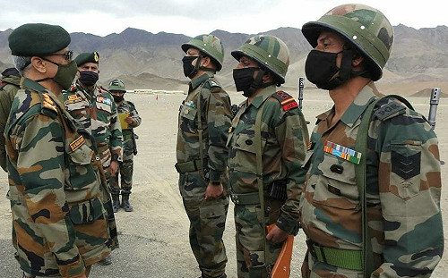 一觸即發！印度明告中國 LAC駐軍獲自衛開槍授權