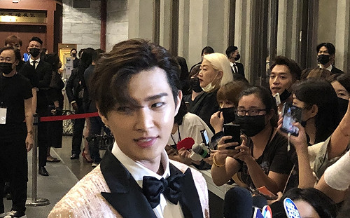 炎亞綸首度主持金鐘獎！半夜仍在對稿 坦言：歡迎批評