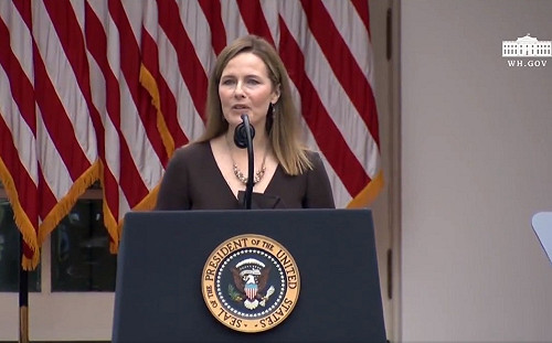 川普提名保守派巴瑞特任大法官 恐撼動大選結果