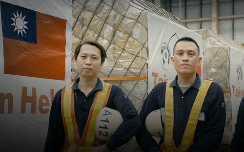 (影)「防疫台灣隊」紀錄片 蔡英文：自救救人 全體國人共同驕傲