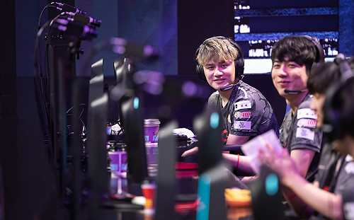 英雄聯盟世界賽》路途顛簸終達陣　LGD Gaming如願晉級小組賽