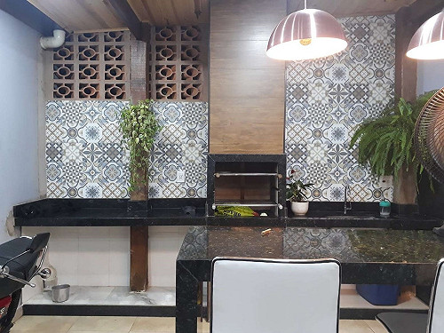 飼主分享愛貓照　牠超強隱身術根本和背景融為一體！