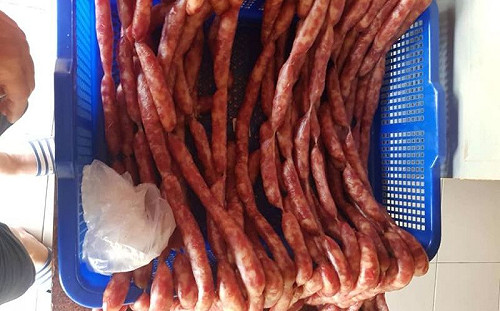 媳婦請婆婆幫買「10條香腸」！結果傻眼了：夠整條街人吃