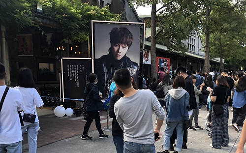 (影)直播現場》小鬼黃鴻升追思會！蕭敬騰、楊丞琳獻聲 憲哥KID壓軸《天堂有多遠》