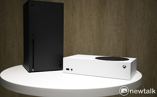 電競潮開箱》先聞香！Xbox Series X | S 模型機展示