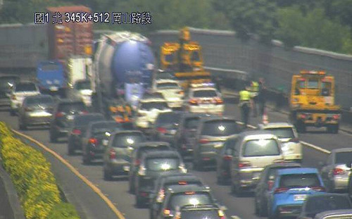 北部國道湧現車潮！午後9大路段壅塞 內湖、五股車速40公里以下