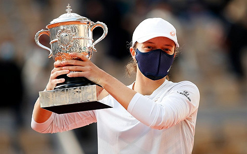 法網一盤未失封后 斯威雅蒂28年來最年輕冠軍