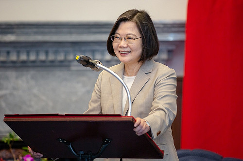 蔡英文感謝立院通過「紓困3.0」！喊話：政府續當全民最強後盾