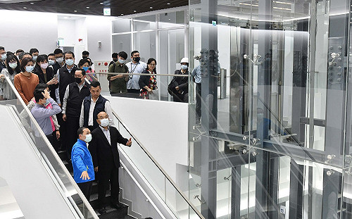 幫腔邰智源賀國慶！蘇揆：對藝人發動攻擊實在不應該