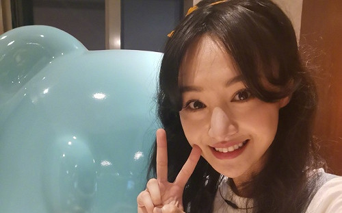 鄭爽直播問「誰說拔智齒可瘦臉？」 惹怒楊冪粉絲護主吵翻天