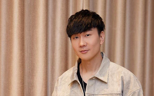 天王林俊傑推出新歌  自曝害老蕭「帶傷上場」