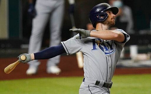 MLB／Lowe單場雙響砲發威　光芒世界大賽扳回一城(影)