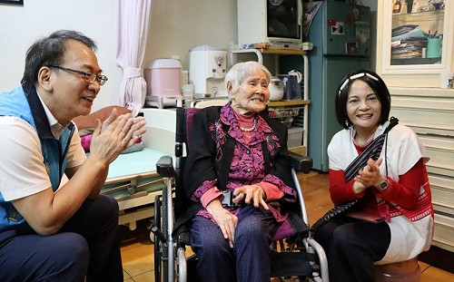 全台唯一「賽德克族紋面國寶」人瑞   新北重陽節前探視