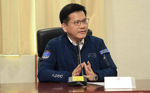 台南交流道新路標遭轟「看不懂」！林佳龍急下令：先改回舊標示