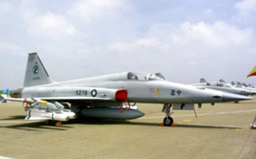 更新》F-5E戰機台東訓練爆意外 飛官跳傘送醫不治