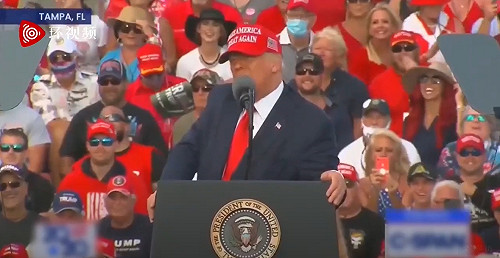 (影) 沒收功就說髒話 川普造勢大會上飆粗口.......