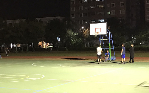 女大生命案發酵 嘉市大同國小運動場點燈大放光明