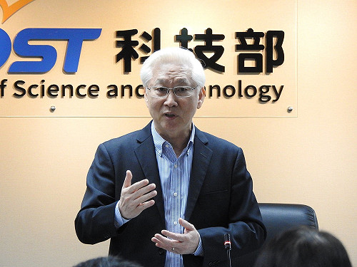 政院醞釀廢科技部！改由國科會與數位發展部共擔職責