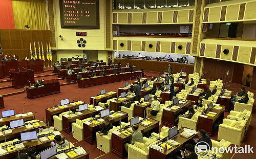 北市議會審萊豬零檢出食安自治條例 藍綠互指責政治操作