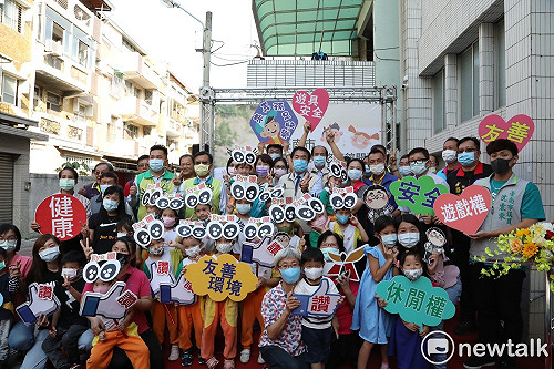 第10座親子悠遊館啟用  黃偉哲打造安全溫馨的親子教育空間