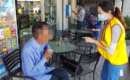 吸菸者染疫風險高!國健署:疫情期間戒菸專線不打烊