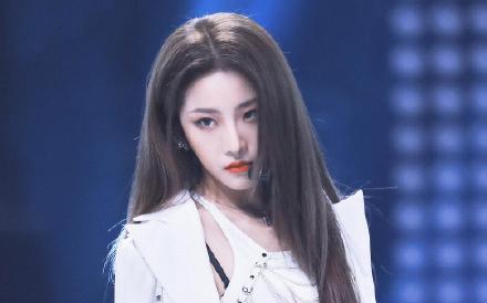 遭爆曾當太妹不雅留言被起底!THE9喻言公開道歉:接受批評