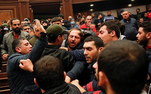 亞美尼亞戰敗竟遭韭菜狠酸  中媒:採購更多「中國武器」結局大不同