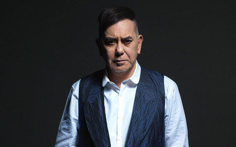 黃秋生來台!攜手KID主持節目 笑稱:我是吉祥物