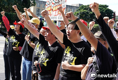 秋鬥遊行焦點轉變？勞團總召力挺財團中天「捍衛言論自由」