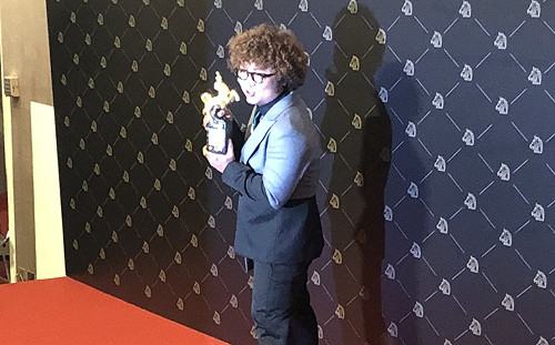 《同學麥娜絲》納豆勇奪最佳男配！秀紅褲頭女友繡5字：一語成讖