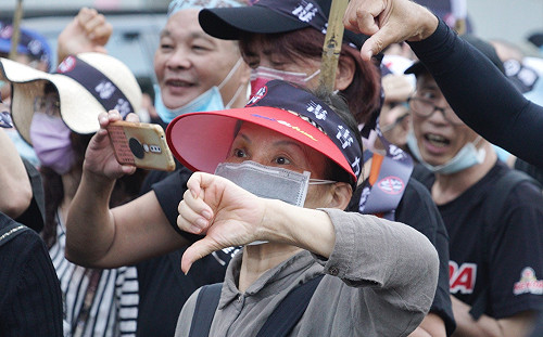 秋鬥一日遊？  王浩宇驚爆「全程免費、二景點加餐廳午餐」