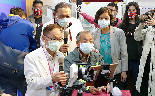 打造5G遠距智慧醫療照護網  侯友宜：彌補偏鄉醫療不足讓長者在地安養