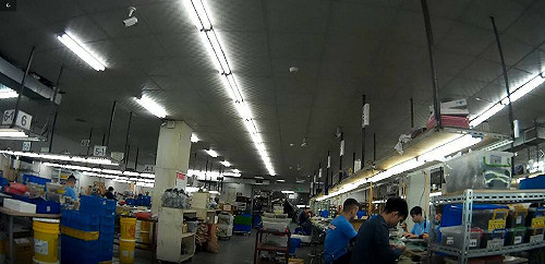 武漢肺炎》宿舍一室超過5人？72萬移工恐成防疫破口！指揮中心：移民署已策動百餘人出面篩檢