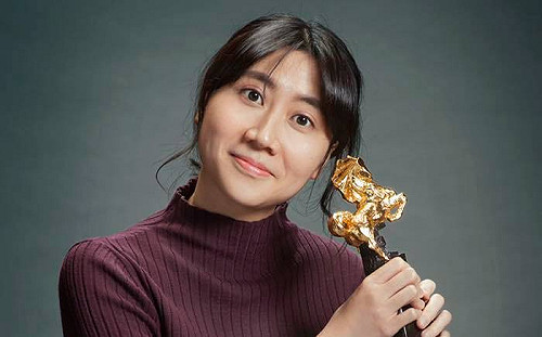 (影)搶先黃秋生入台！港籍女導坦言：在港買房要工作100年