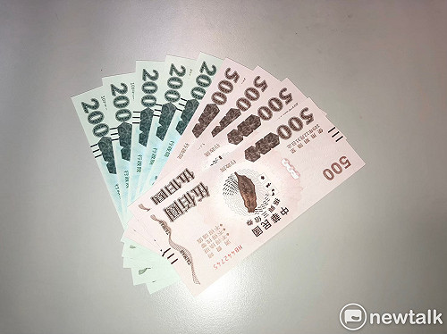 把握年底的使用期限 蘇貞昌籲請民眾快領、快用三倍券