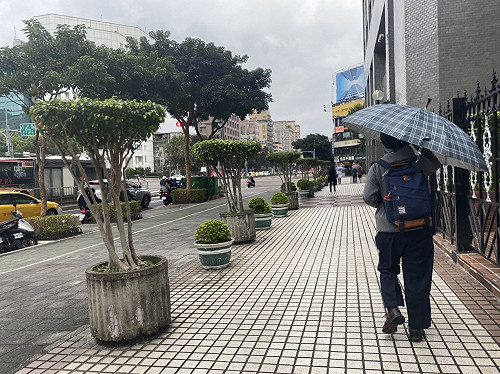 北台濕冷不會持續到明年！吳德榮：3天後將好轉
