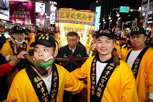 艋舺青山宮鞭炮放整晚惹民怨 柯坦言：1999被打爆 將開檢討會