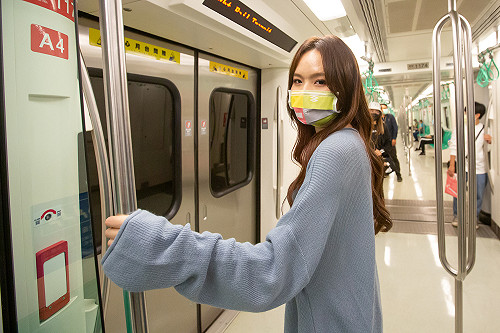 翻唱女神文慧如為高雄跨百光年系列活動拍攝交通影片