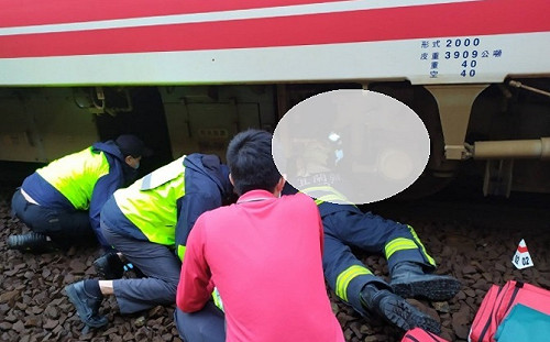 快訊》羅東站驚傳婦人墜軌遭普悠瑪撞擊 部份列車延遲