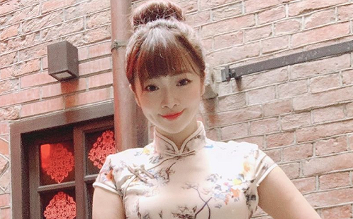 啦啦隊女孩曲羿旗袍變裝  網讚：超有氣質