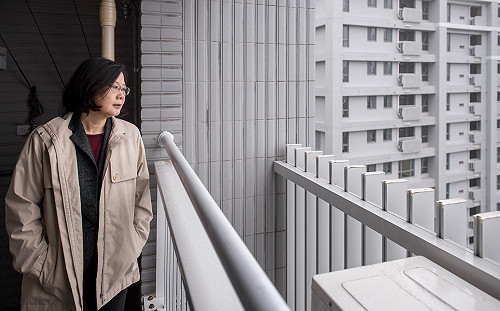 暗酸柯文哲  蔡英文談社宅：盼願意參與比唱衰的人多