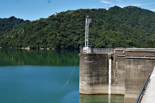 南北兩樣情！冬雨進補石門水庫蓄水達62% 曾文水庫長青草