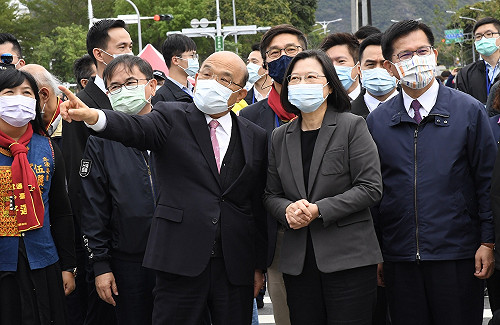 1月最新民調！  蘇貞昌揮別「死亡交叉」陰霾  蔡英文信任度近6成