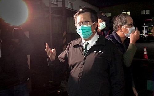 旭富大火  鄭文燦視察現場：金屬鈉超量未申報依法開罰