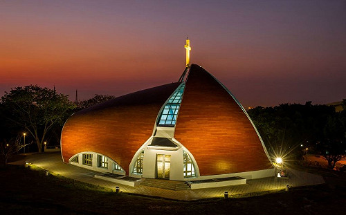 尋找最原始純粹感動 走訪台中特色教堂 聆聽耶誕歌聲祝福