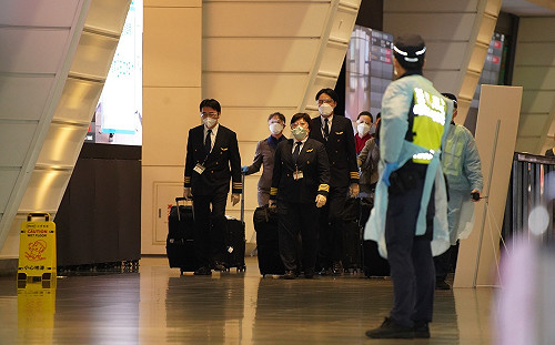 武漢肺炎》機師為何染疫風險高？重症醫黃軒：飛行時間越長風險越高